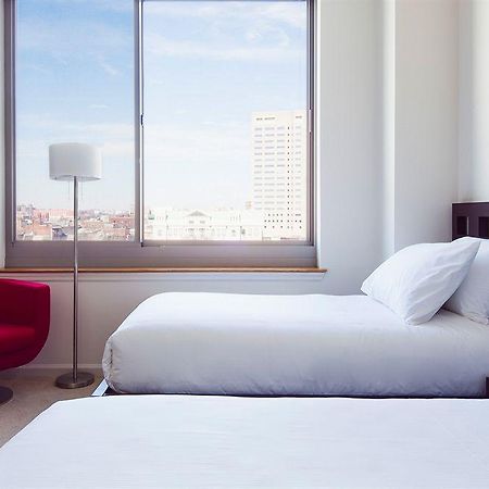 Sky City Apartments New York Bagian luar foto
