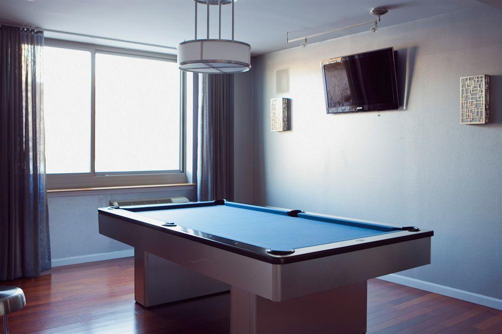 Sky City Apartments New York Bagian luar foto