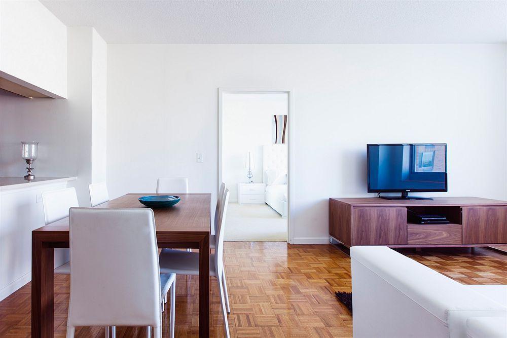 Sky City Apartments New York Bagian luar foto