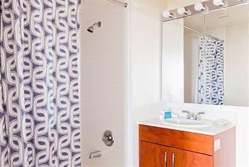 Sky City Apartments New York Bagian luar foto