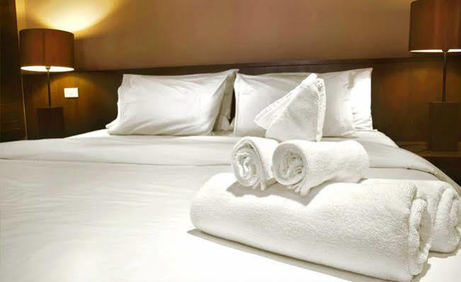 Sky City Apartments New York Bagian luar foto